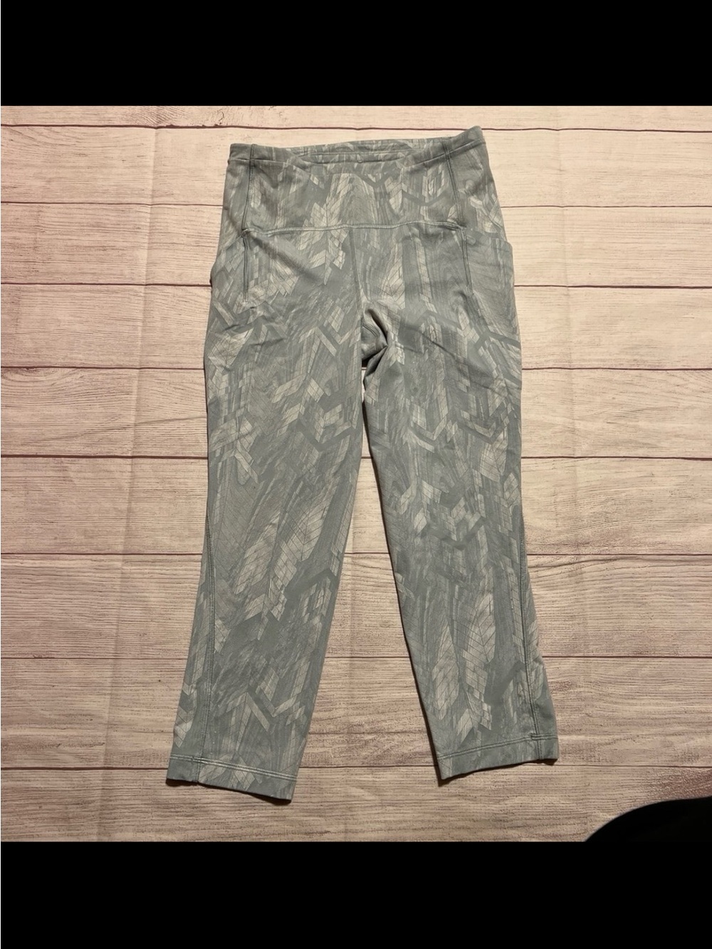 These are Lululemon Swift Speed High-Rise Crops size 8